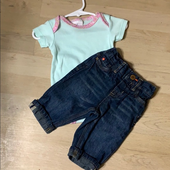 0-3M Infant Girl outfit - Picture 1 of 3